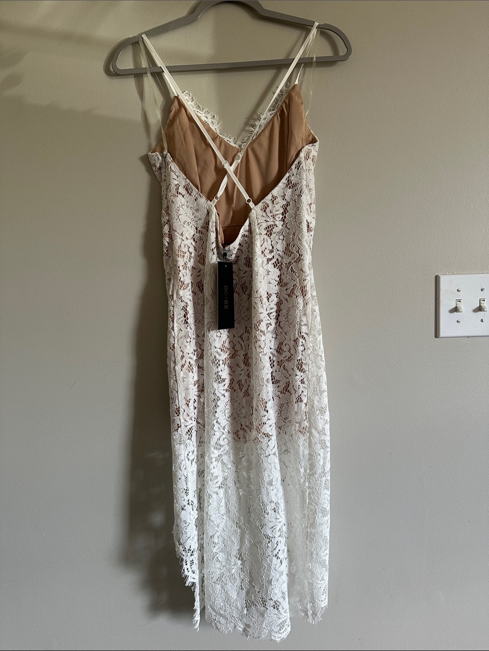 Side Slit Sleeveless Lace Dress - Picture 9 of 11